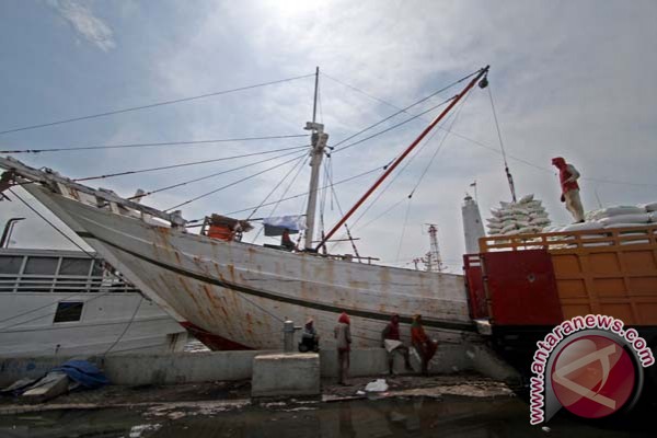 Pelindo kaji ulang tarif bongkar muat CPO